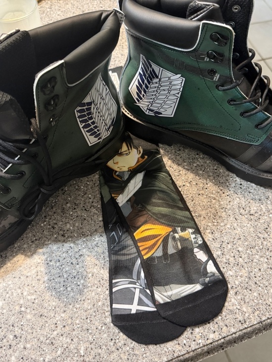 Attack on titan scout boots w/levi socks